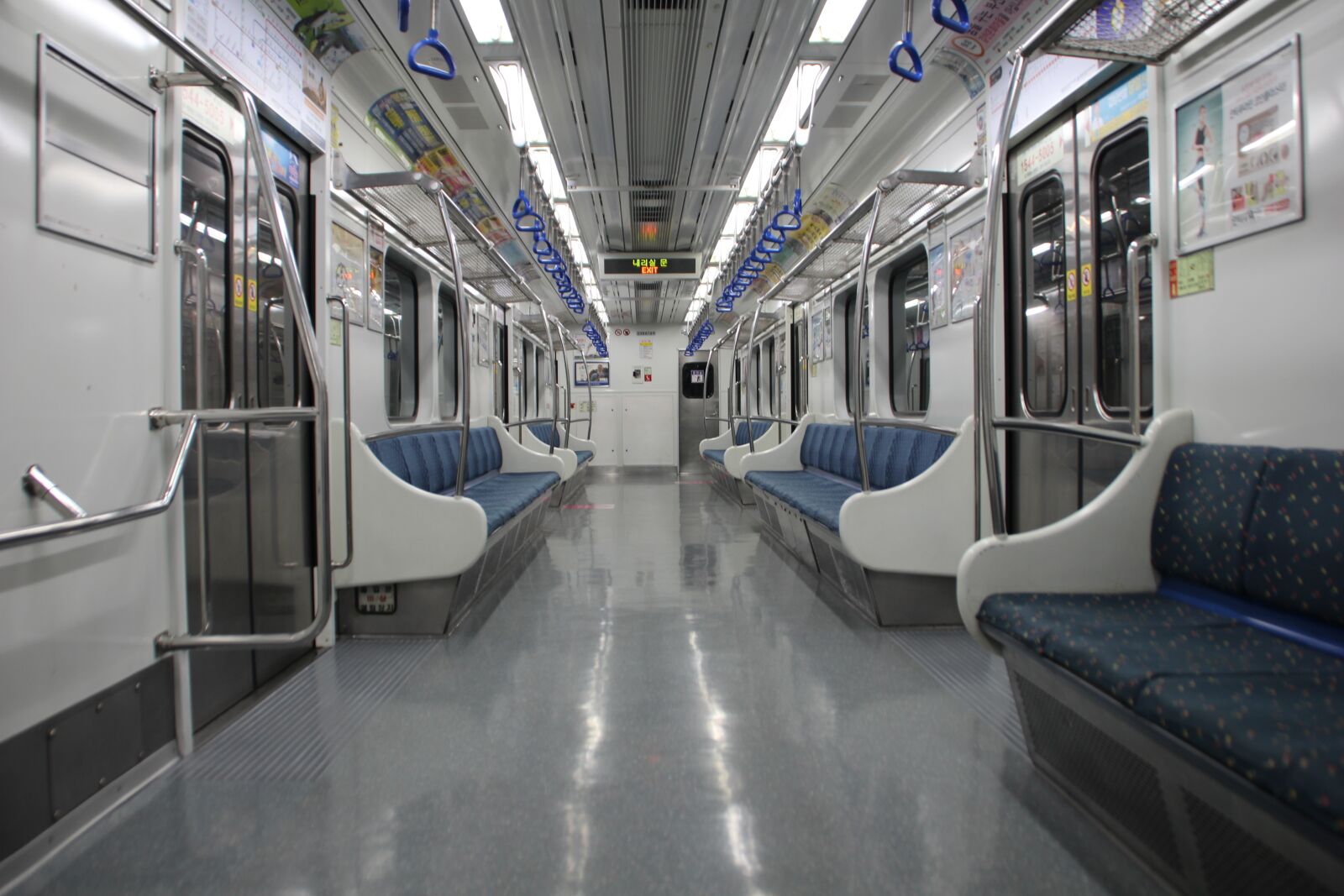 Canon EOS 600D (Rebel EOS T3i / EOS Kiss X5) sample photo. Subway, republic of korea photography