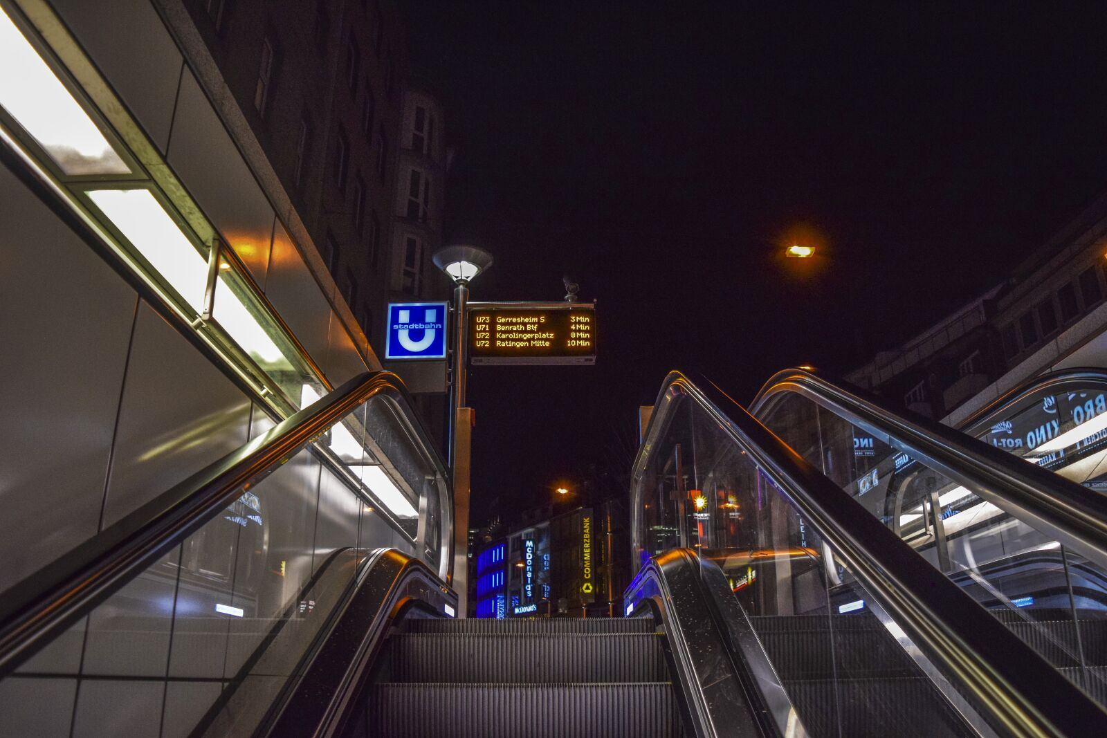 Nikon D3300 sample photo. Railway station, escalator, stairs photography