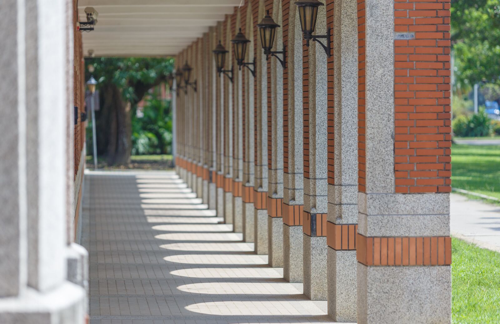 Canon EF 70-200mm F2.8L USM sample photo. Architecture, house, family photography