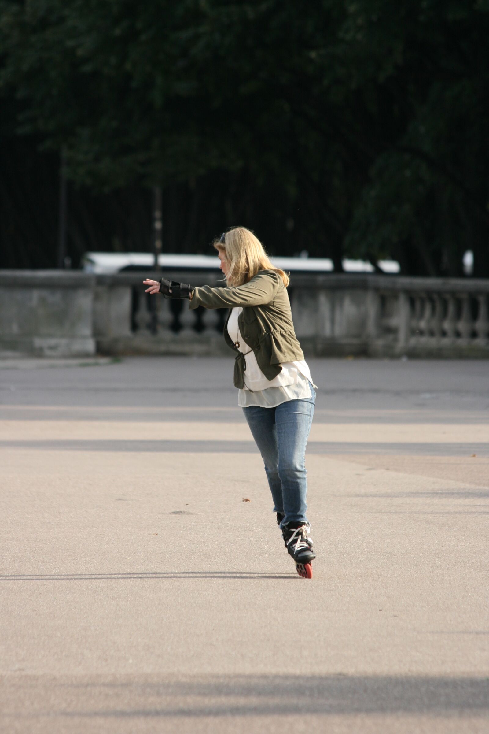Canon EOS 400D (EOS Digital Rebel XTi / EOS Kiss Digital X) sample photo. Skating, inline, roller skates photography