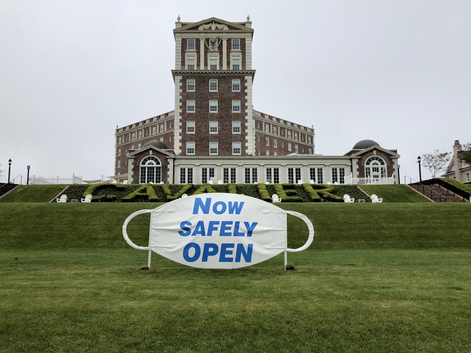 iPhone X back dual camera 4mm f/1.8 sample photo. The cavalier, hotel, virginia photography