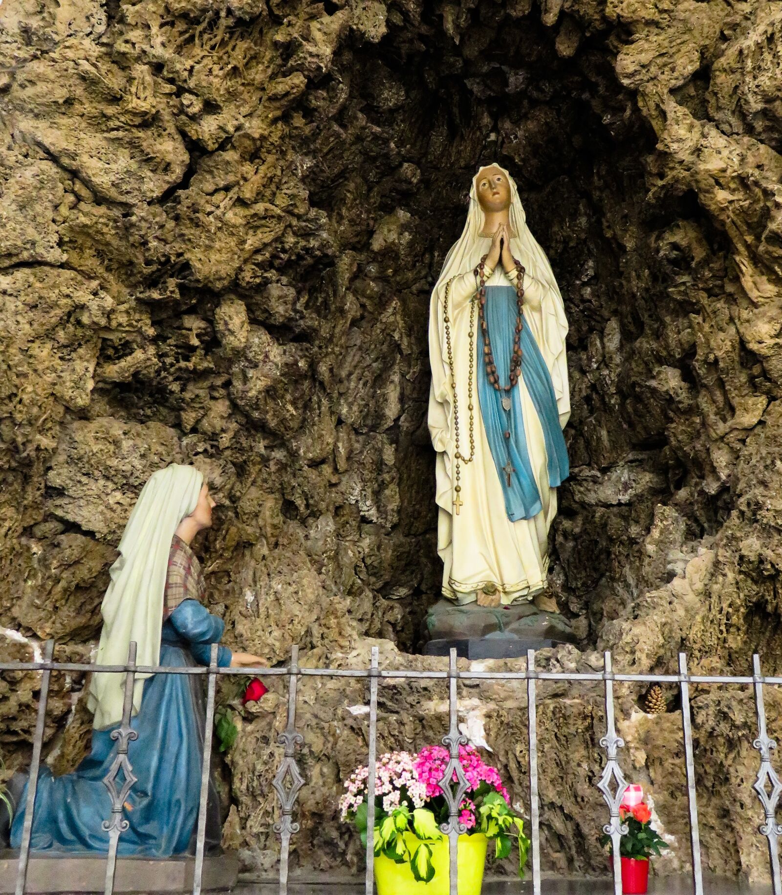 Canon PowerShot SX710 HS sample photo. Madonna, maria, mother of photography