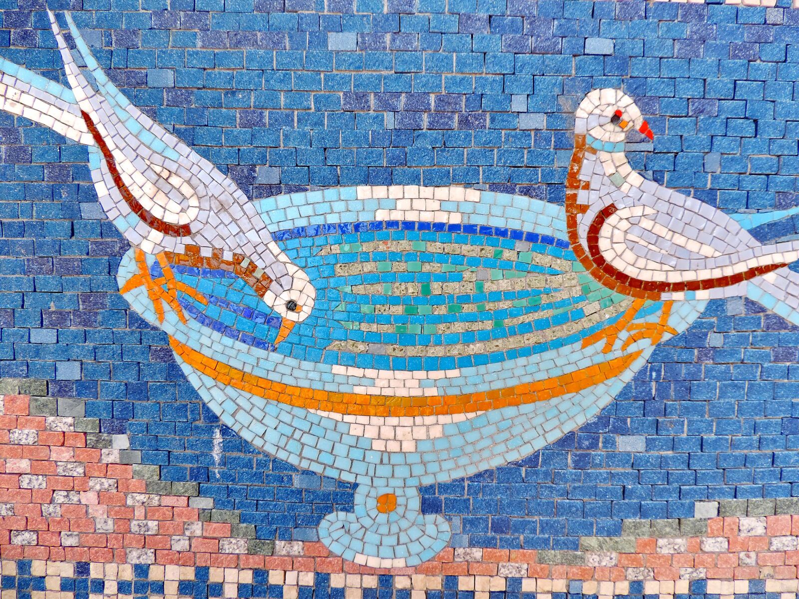 Nikon Coolpix P520 sample photo. Birds, dove, fountain, handmade photography