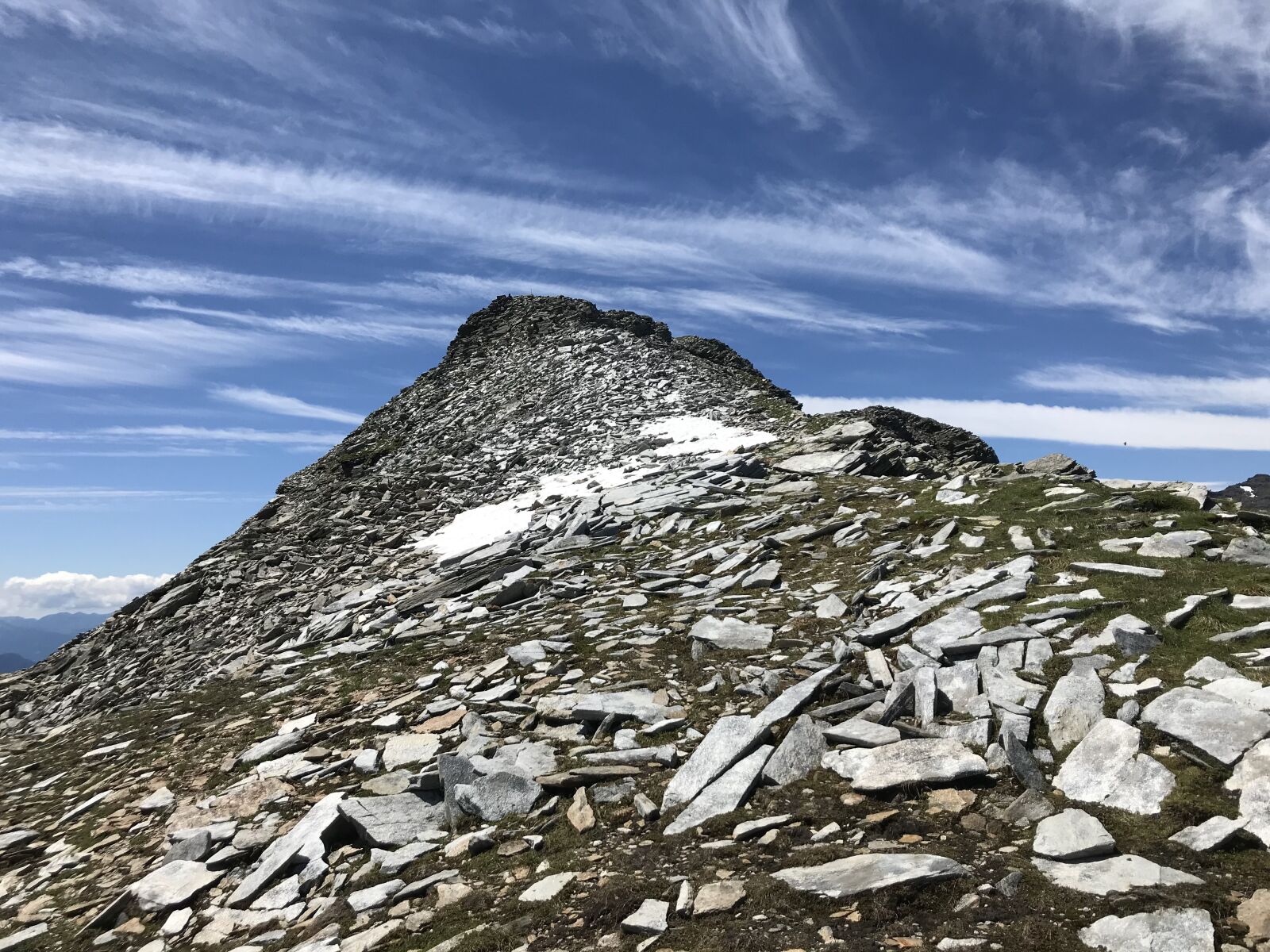 iPhone 7 back camera 3.99mm f/1.8 sample photo. I rodond, alpine route photography
