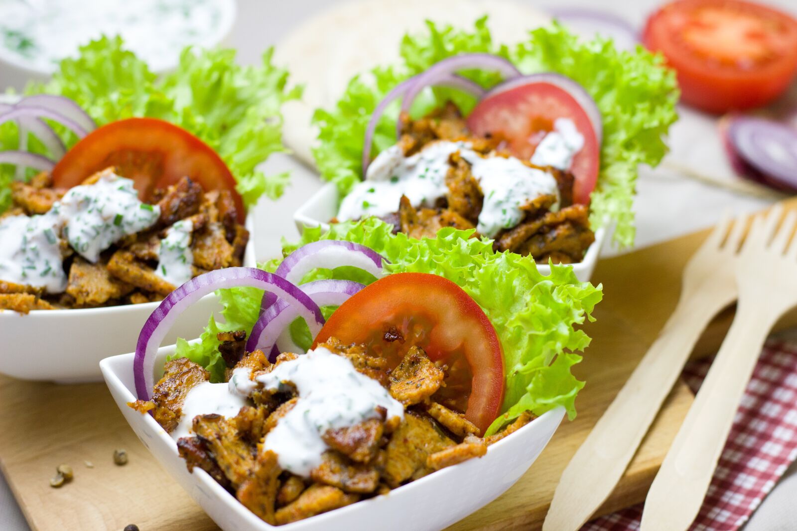 Canon EOS 600D (Rebel EOS T3i / EOS Kiss X5) + Canon EF 50mm F1.8 STM sample photo. Doner kebab, meatless, vegetarian photography