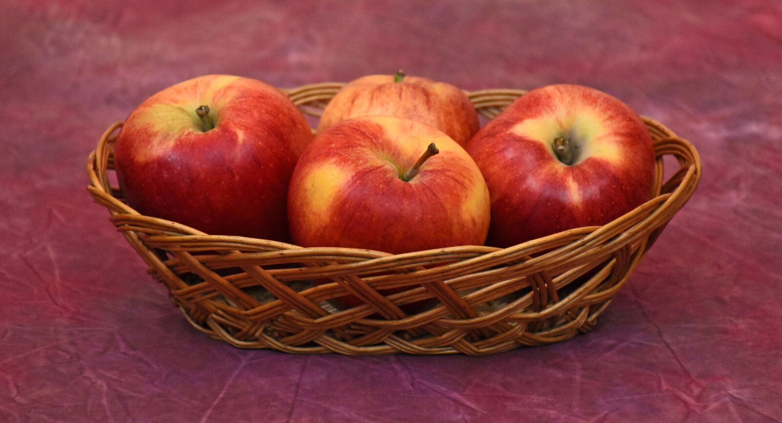 Nikon D5500 sample photo. Gala apples, gala, apple photography