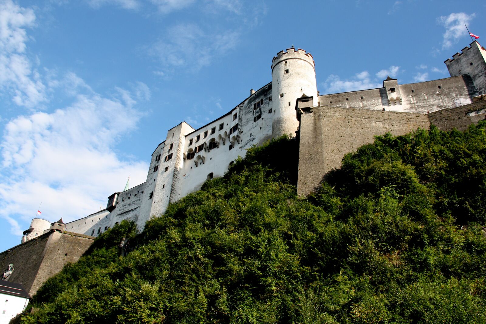 Canon EOS 450D (EOS Rebel XSi / EOS Kiss X2) sample photo. Castle, sky, salzburg photography