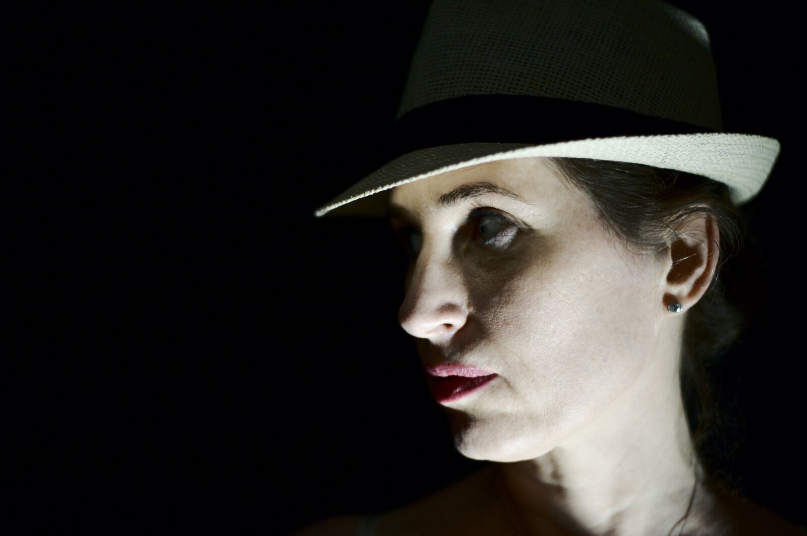 Nikon D3 sample photo. Woman, model, dark photography