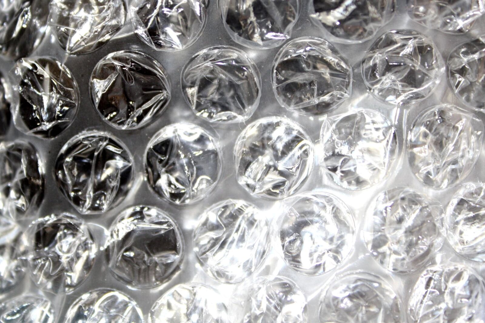 f/3.5-5.6 IS sample photo. Bubbles, nylon, transparent, plastic photography