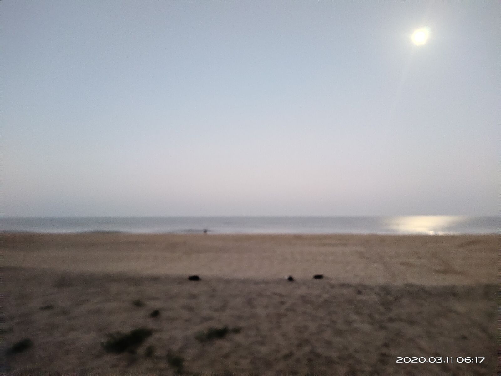 vivo 1818 sample photo. Moon, beach, sand photography