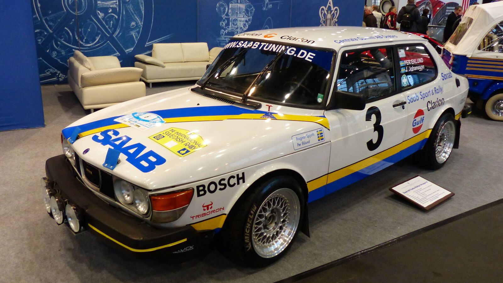 Panasonic Lumix DMC-FZ200 sample photo. Fair, exhibition, oldtimer photography