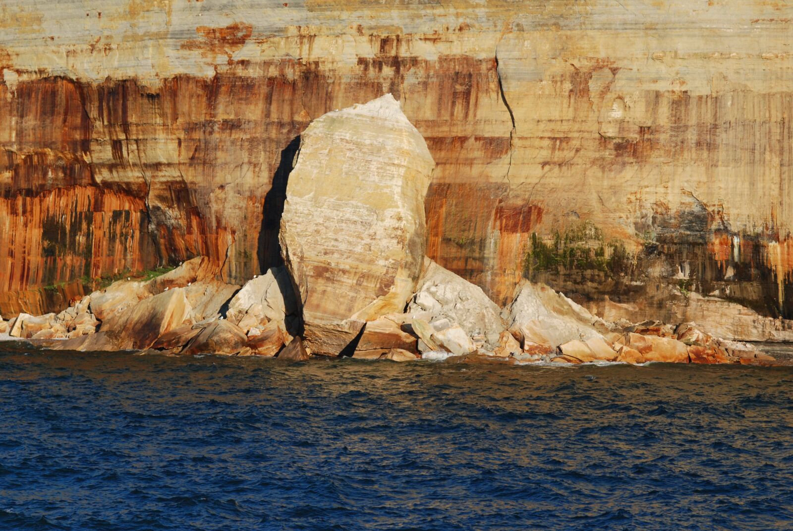 Nikon D80 sample photo. Rocks, cliff, ocean photography