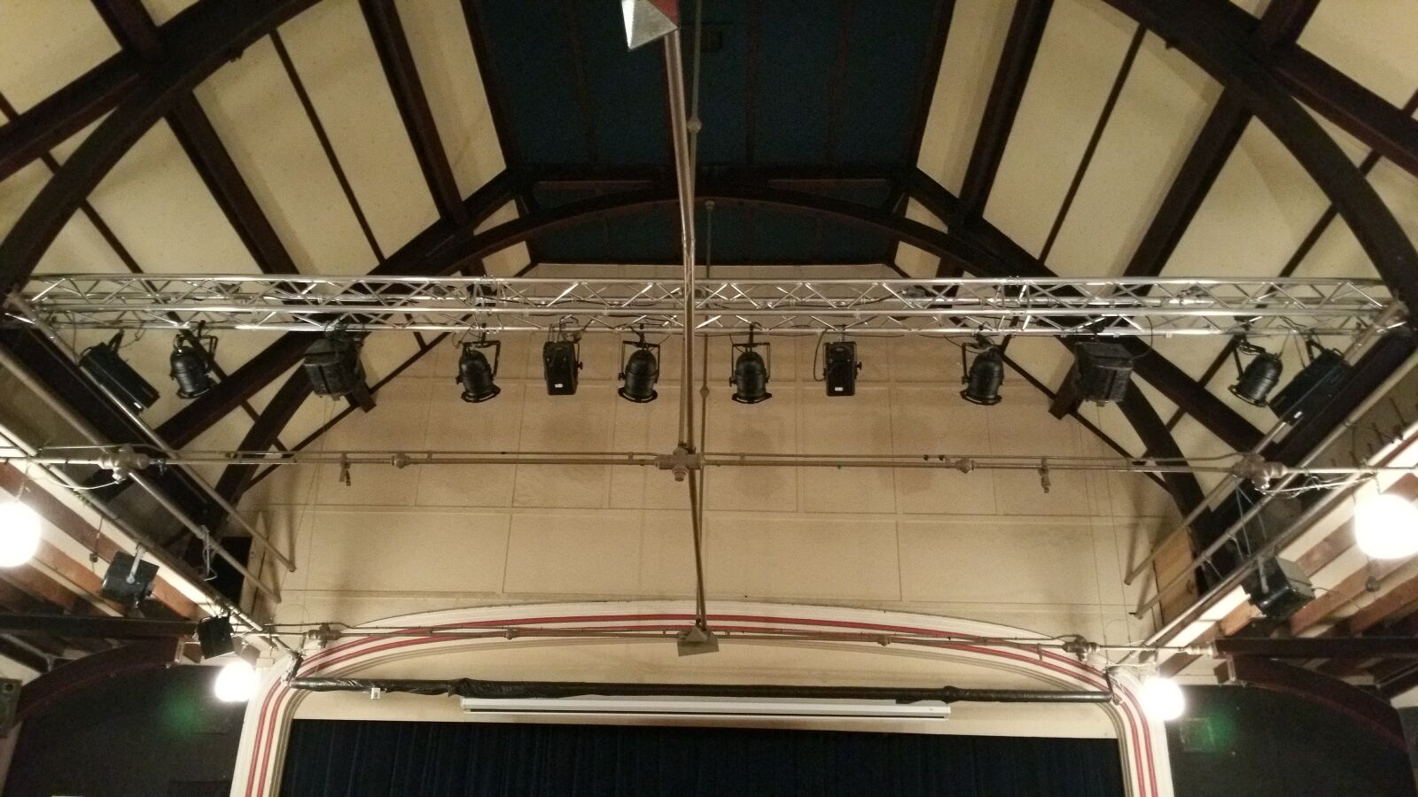 Samsung Galaxy Note4 sample photo. Church hall roof, lighting photography