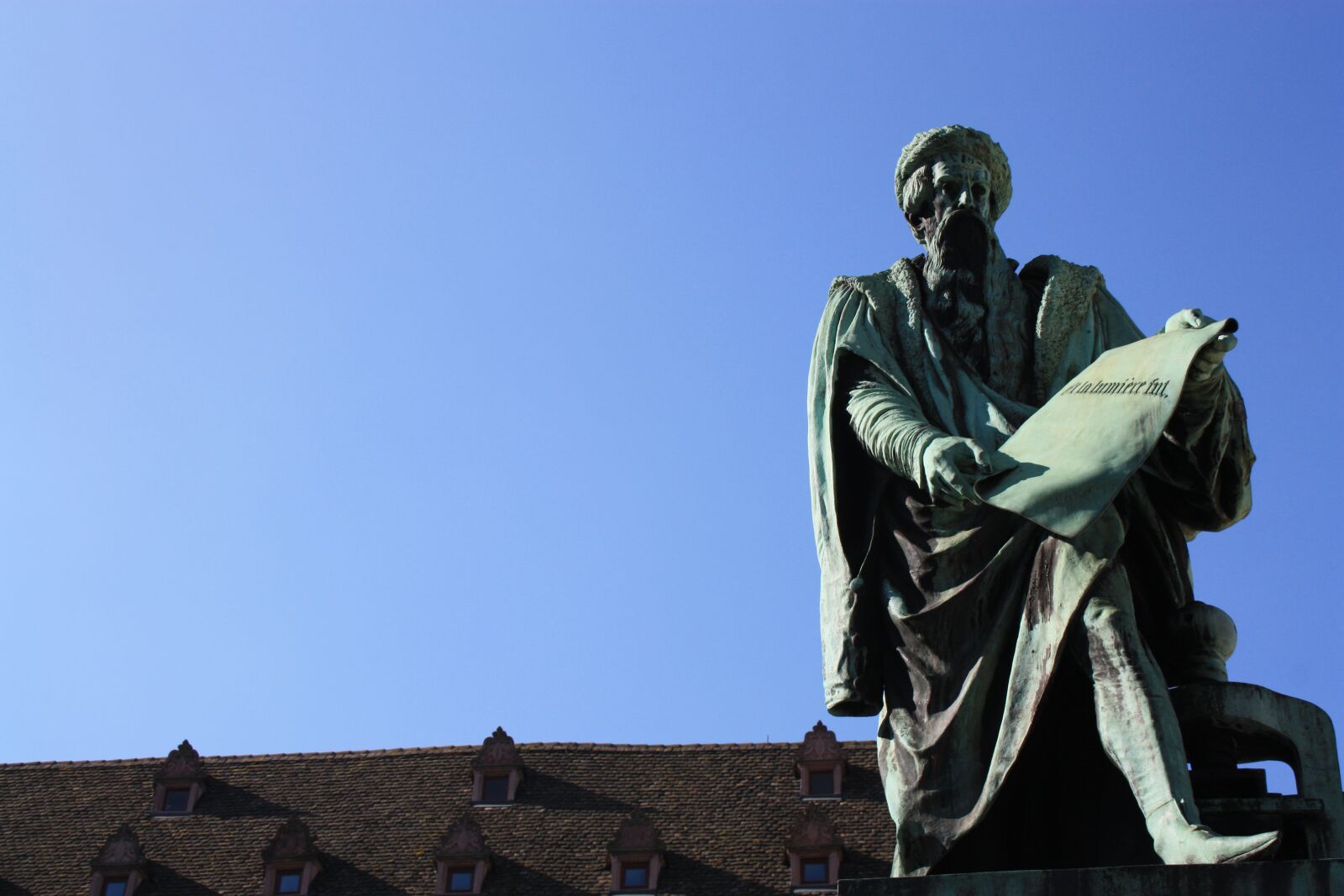 Canon EOS 450D (EOS Rebel XSi / EOS Kiss X2) sample photo. Statue, strasbourg, trip photography