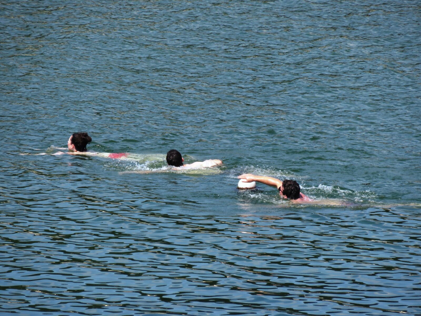 Canon PowerShot SX60 HS sample photo. Swimming, ocean, blue photography