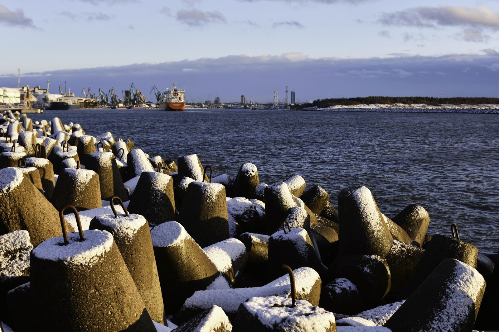 Nikon D7200 sample photo. Port, winter scenic, harbor photography