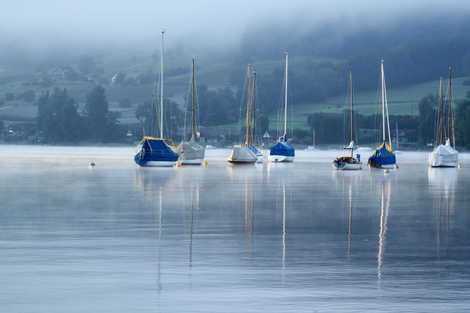Sony SLT-A77 sample photo. Waters, yacht, sea photography