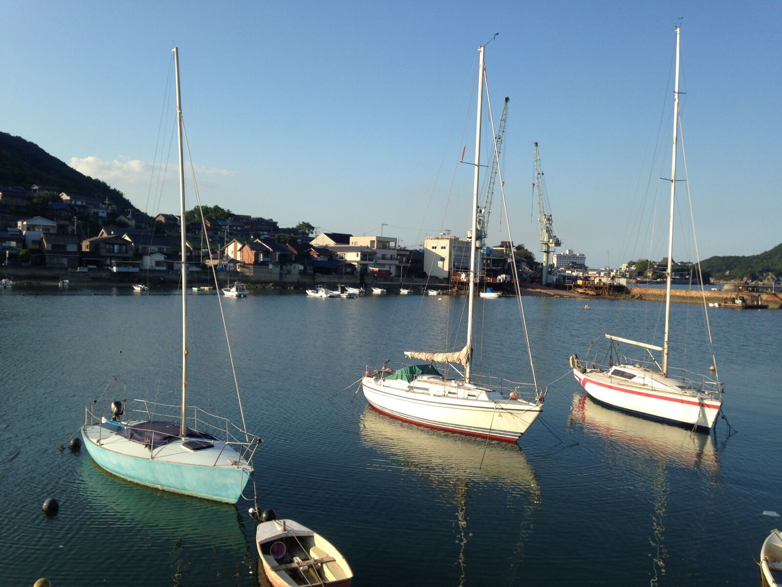 iPhone 5 back camera 4.12mm f/2.4 sample photo. Japan, tomonoura, boat photography