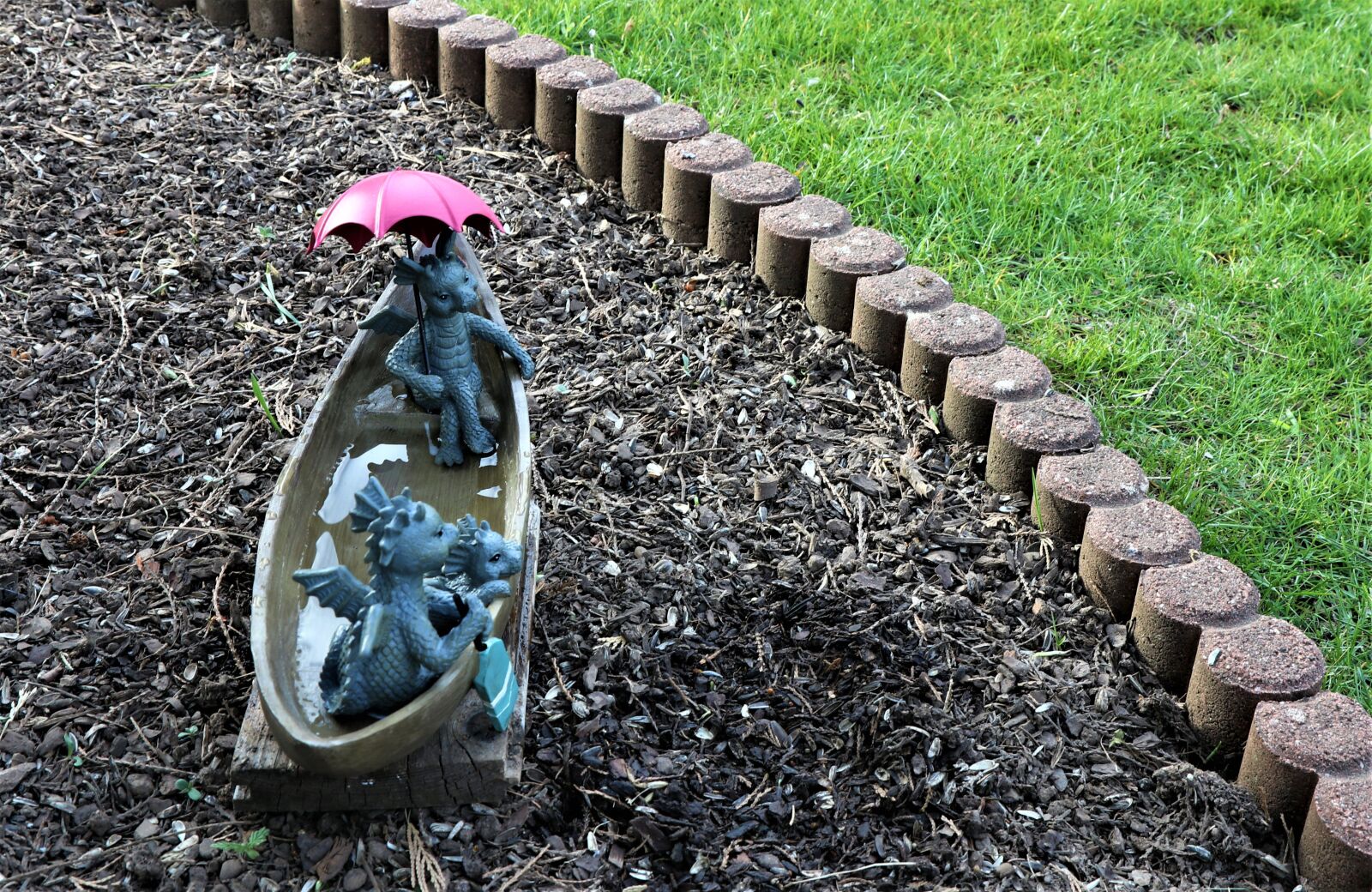 Canon EOS 80D sample photo. Garden decoration, boat with photography
