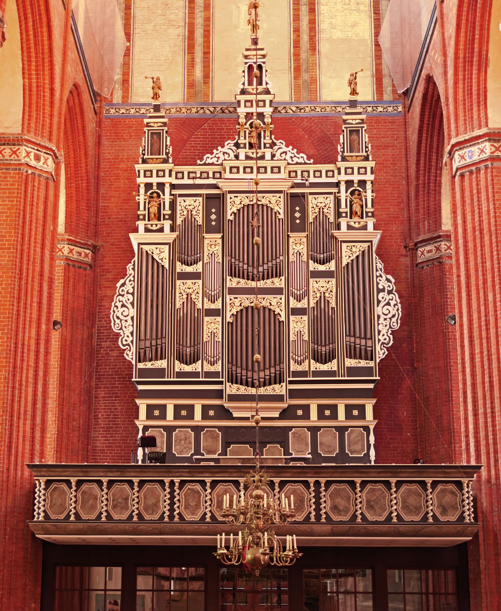 Panasonic Lumix DC-G9 sample photo. Church organ, gold leaf photography