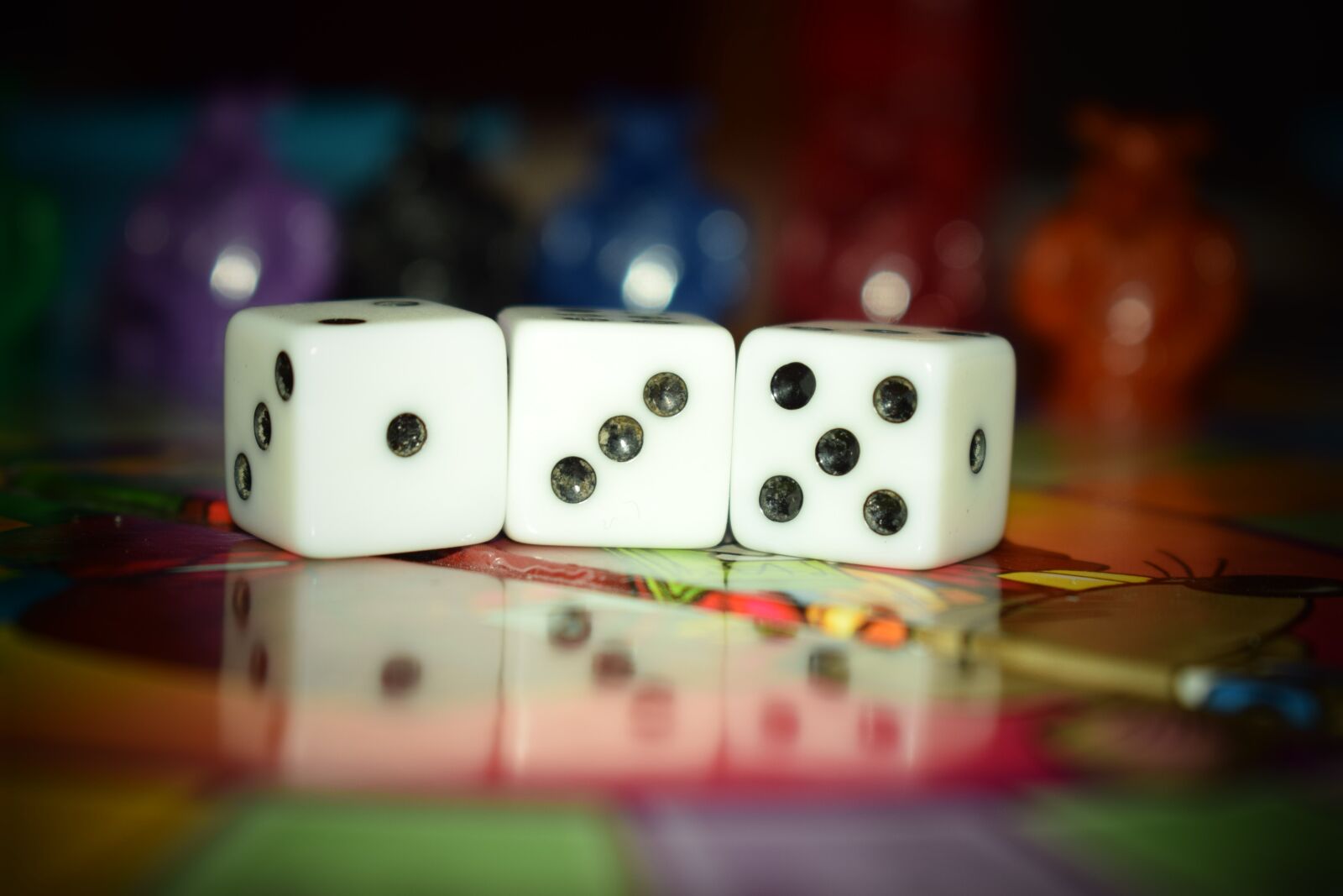Nikon D5300 sample photo. Cube, game, financial intelligence photography