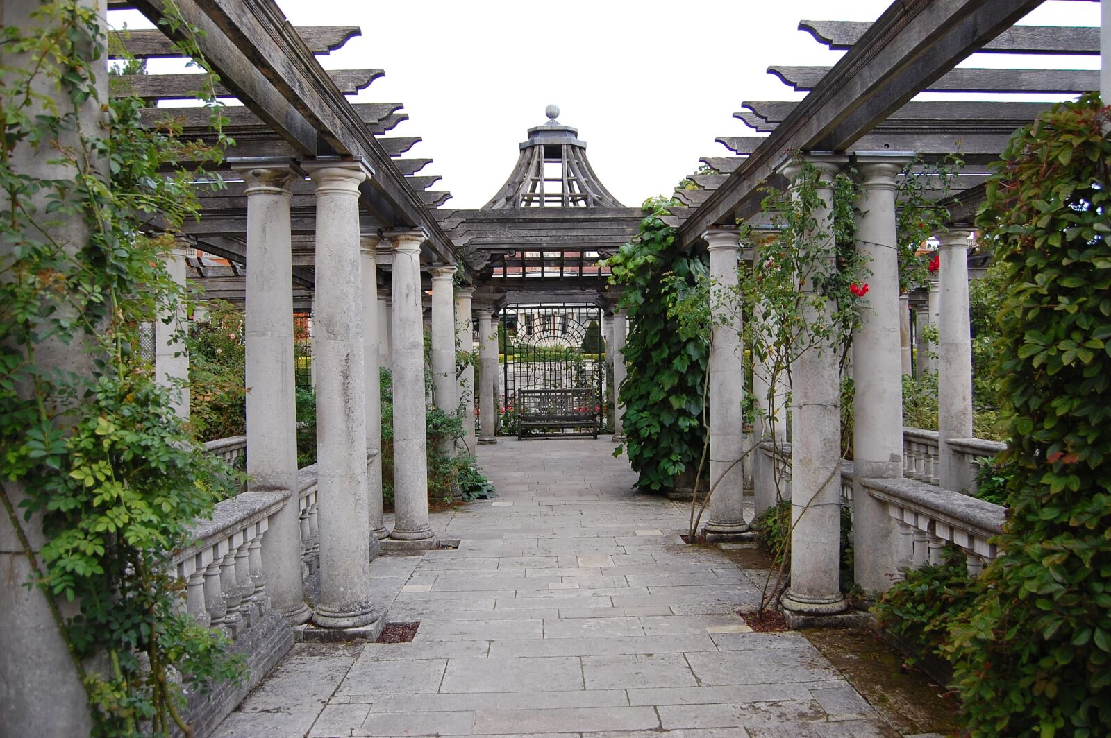 Nikon D40 sample photo. London, parks, gardens photography