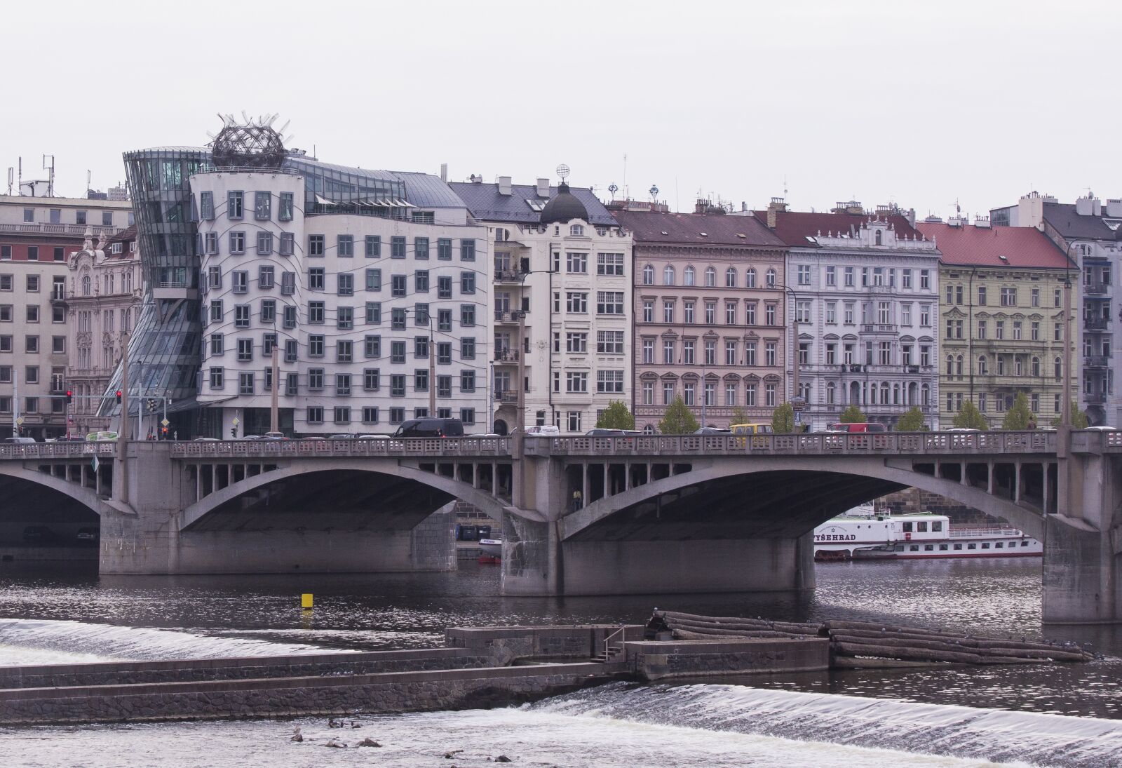 Canon EF 70-300mm F4-5.6 IS USM sample photo. Prague, architecture, czech republic photography