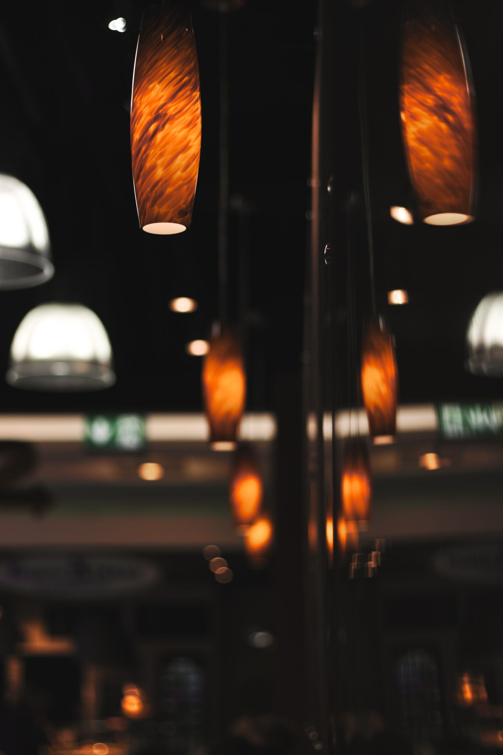 Canon EOS 200D (EOS Rebel SL2 / EOS Kiss X9) + Canon EF 50mm F1.8 STM sample photo. Architecture, lamps, lamp photography