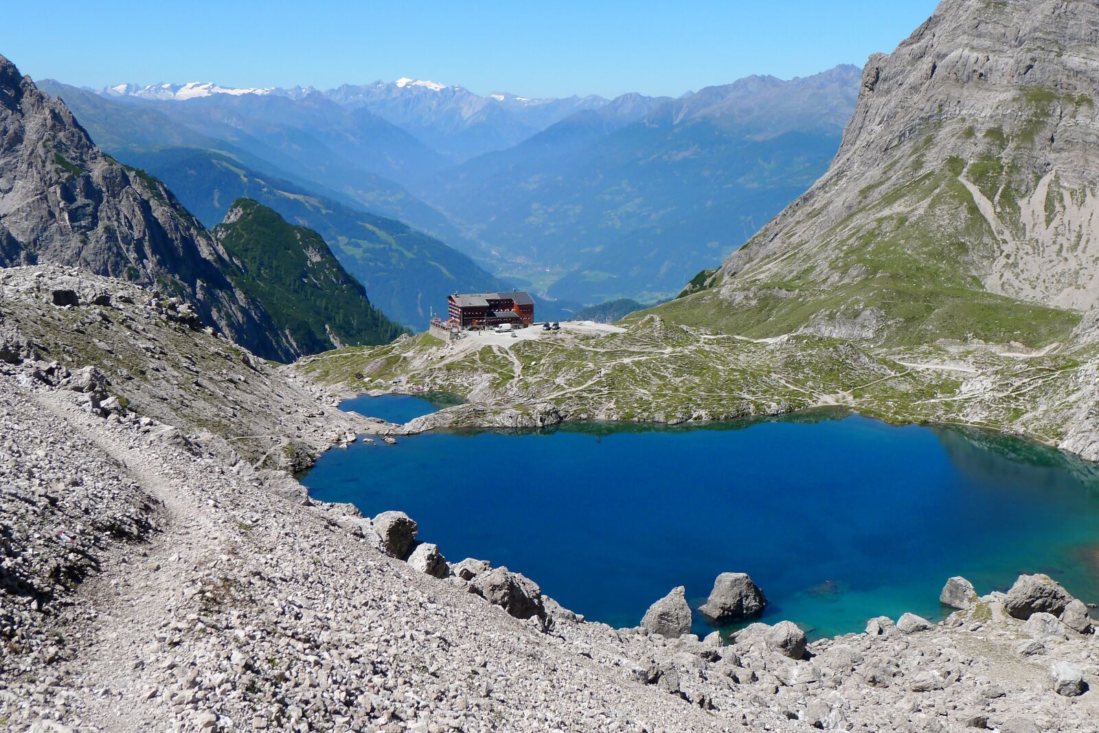 Panasonic Lumix DMC-LX5 sample photo. Mountains, bergsee, landscape photography