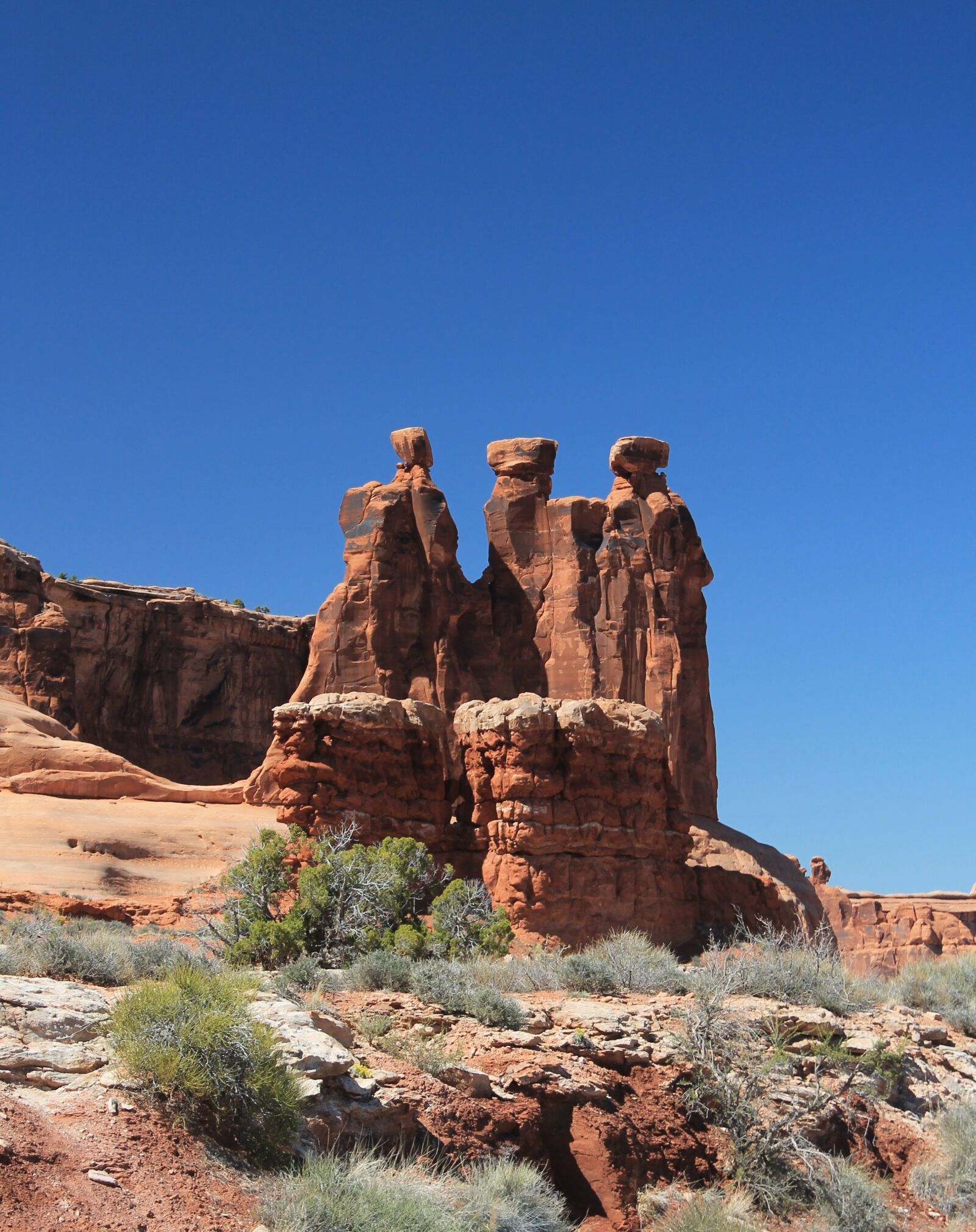 Canon EOS 1100D (EOS Rebel T3 / EOS Kiss X50) sample photo. Arches, sandstone, rock photography