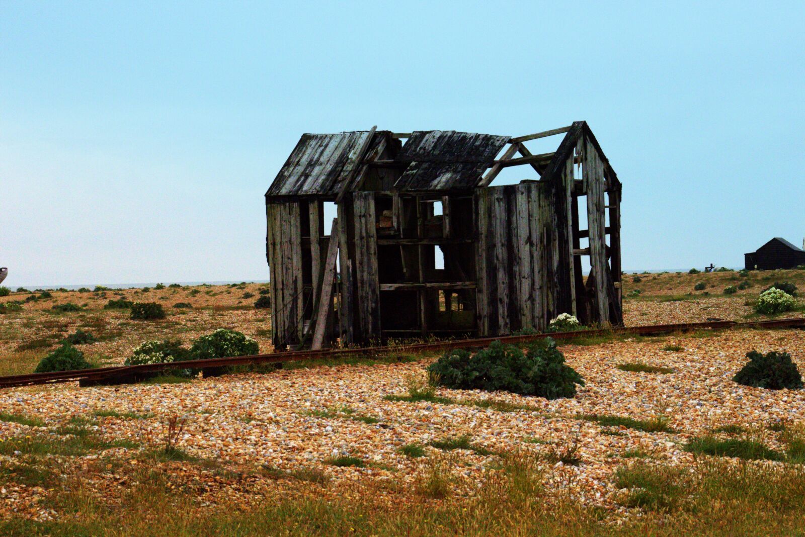 Canon EOS 100D (EOS Rebel SL1 / EOS Kiss X7) sample photo. Old shed, abandoned, dungeness photography