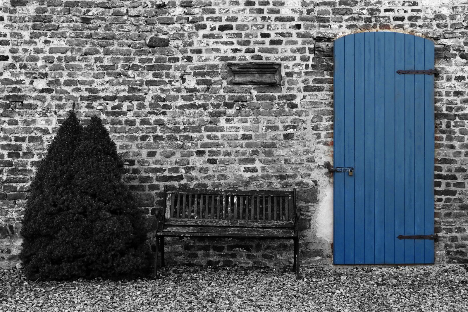 Canon EOS 80D sample photo. Door, goal, old door photography