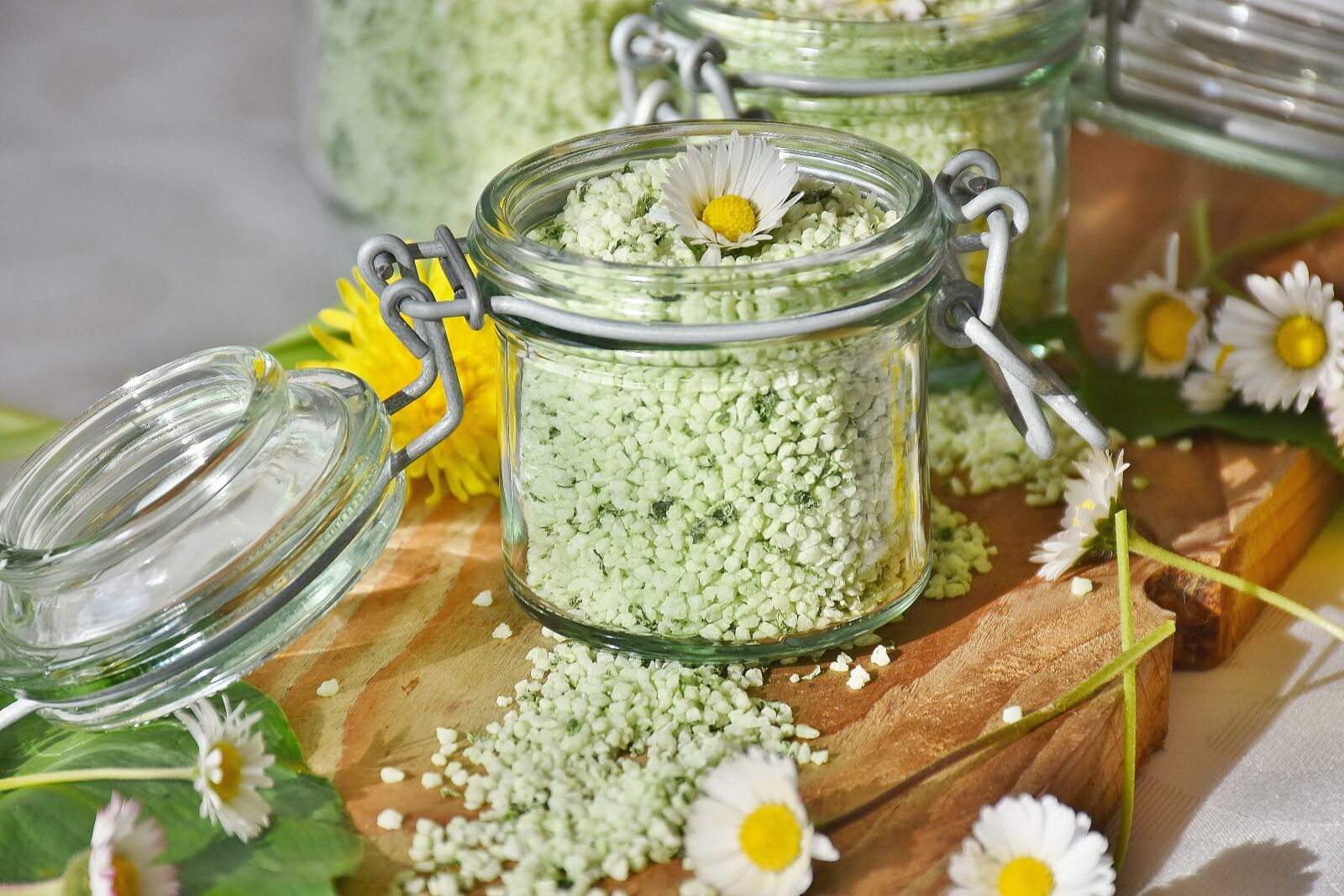 Nikon D7200 sample photo. Salt, bear's garlic, garlic photography