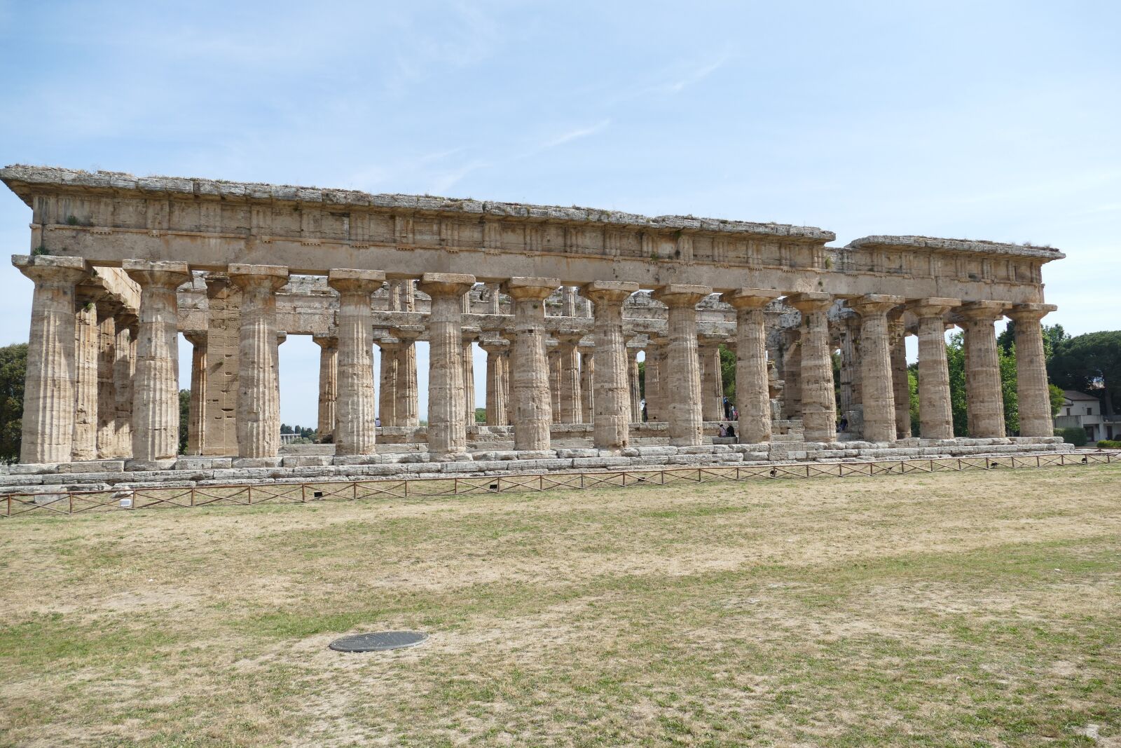 Panasonic Lumix DMC-FZ1000 sample photo. Paestum, italy, antiquity photography