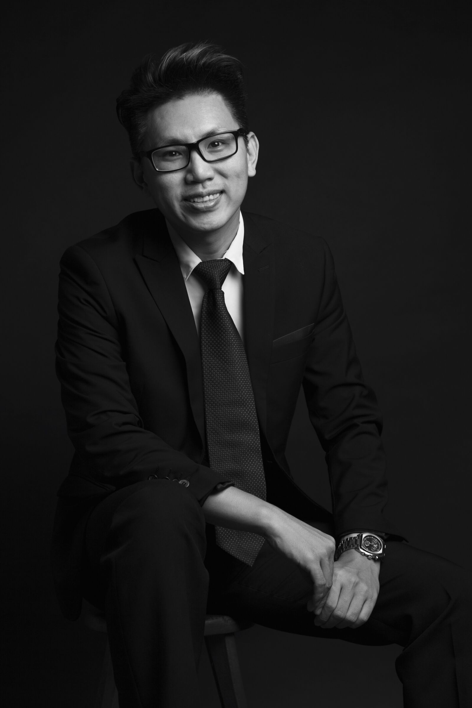 Canon EF 85mm F1.8 USM sample photo. Man, portrait, studio photography