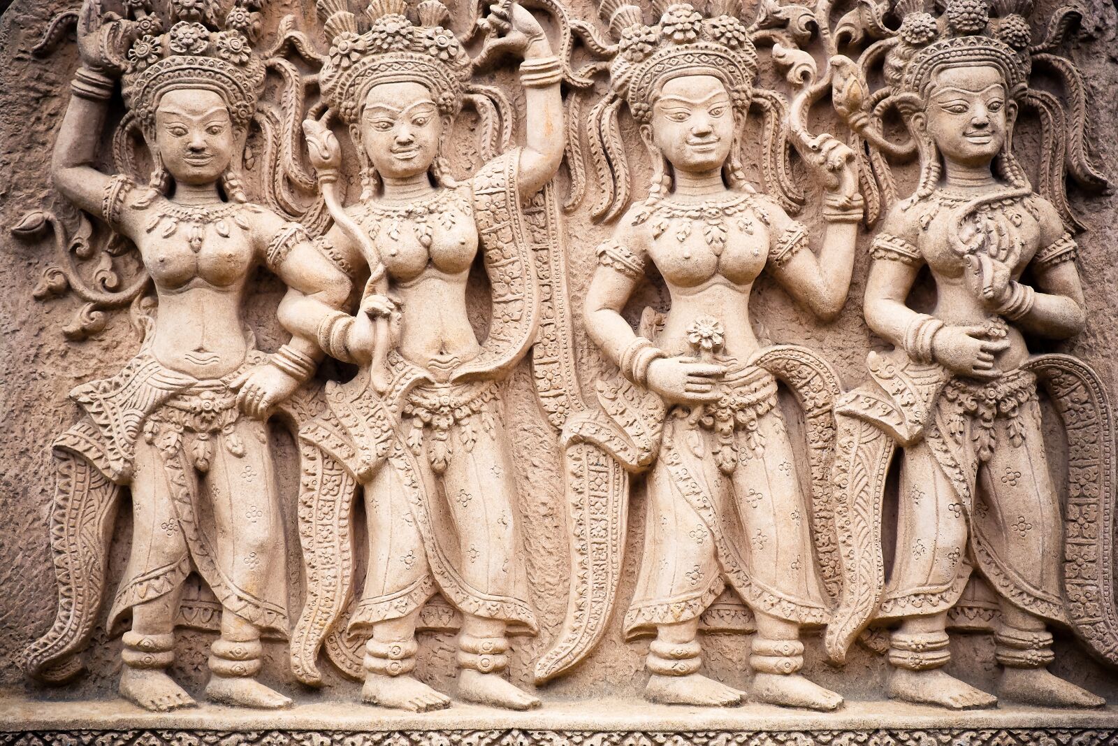 Olympus OM-D E-M10 sample photo. Stone, figures, sculpture photography
