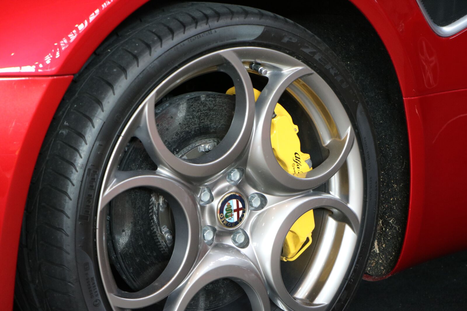 Canon EOS 760D (EOS Rebel T6s / EOS 8000D) sample photo. Wheel, fancy, red photography