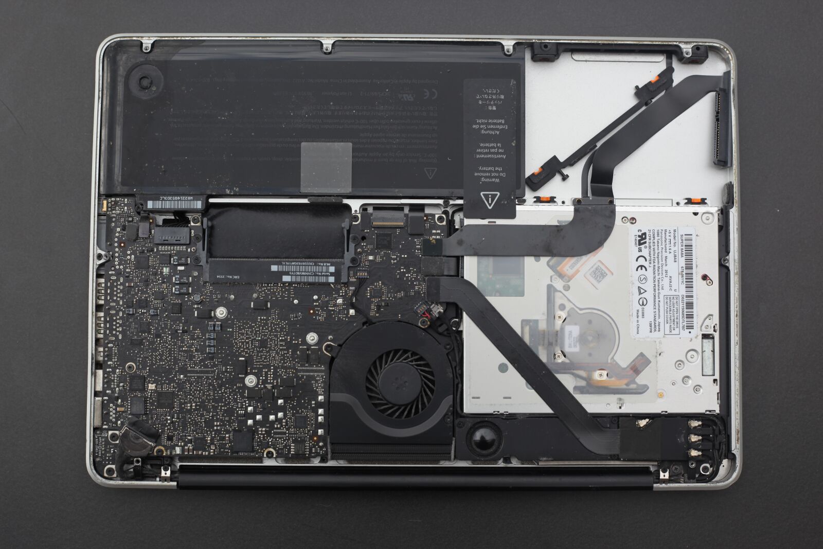 Canon EOS 5D Mark II sample photo. Macbook, computer, inner workings photography