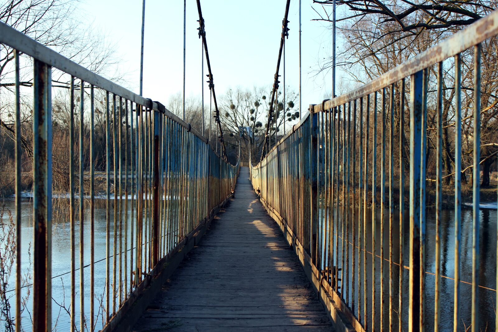 Canon EOS 700D (EOS Rebel T5i / EOS Kiss X7i) sample photo. Fence, outdoors, bridge photography
