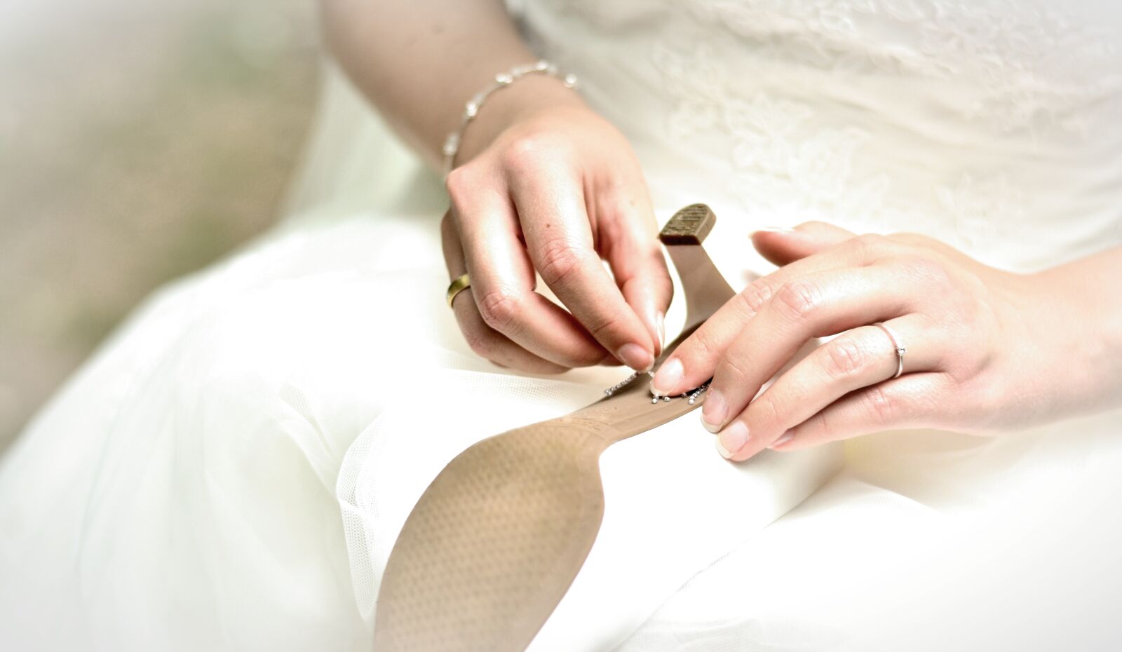 Nikon D5200 sample photo. Hands, bride, upper photography