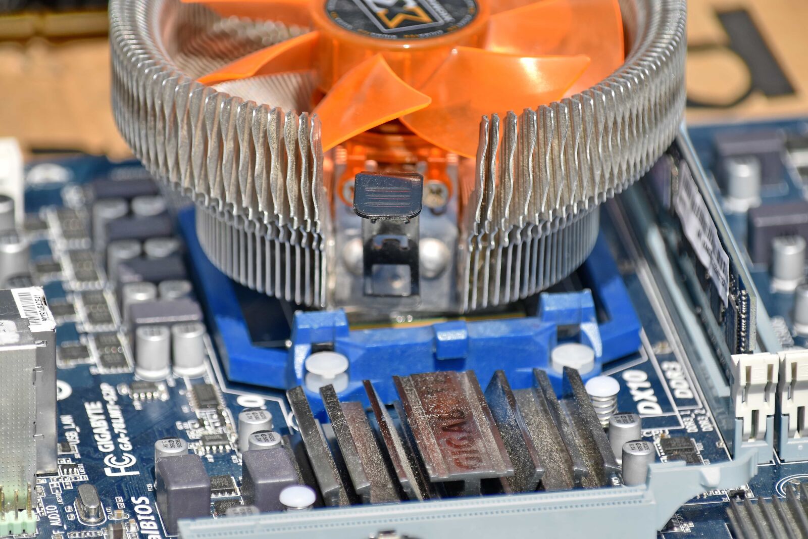 Nikon D5500 sample photo. Detail, motherboard, processor, component photography