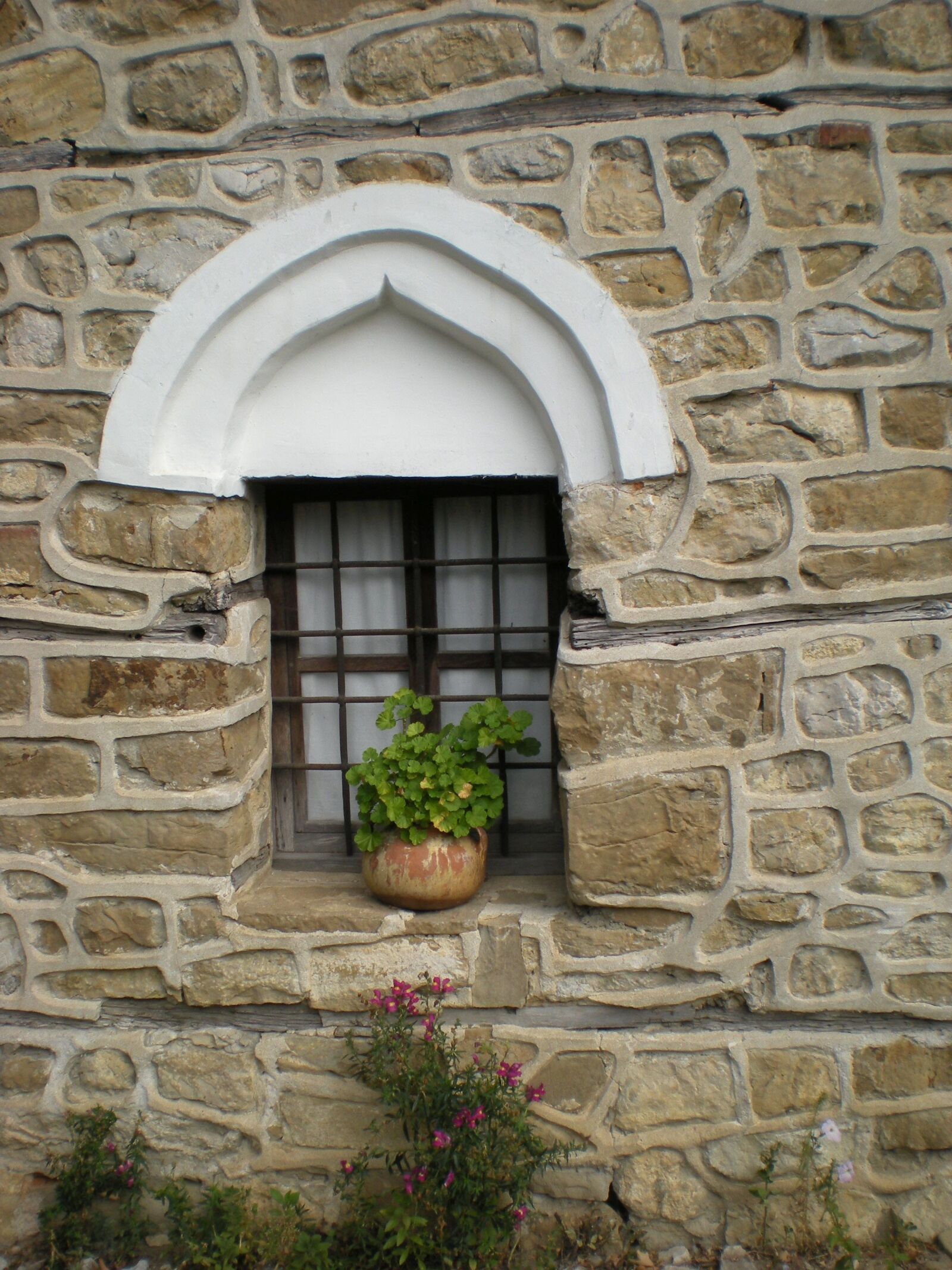 Nikon Coolpix S210 sample photo. Arbanassi, stone wall, windows photography