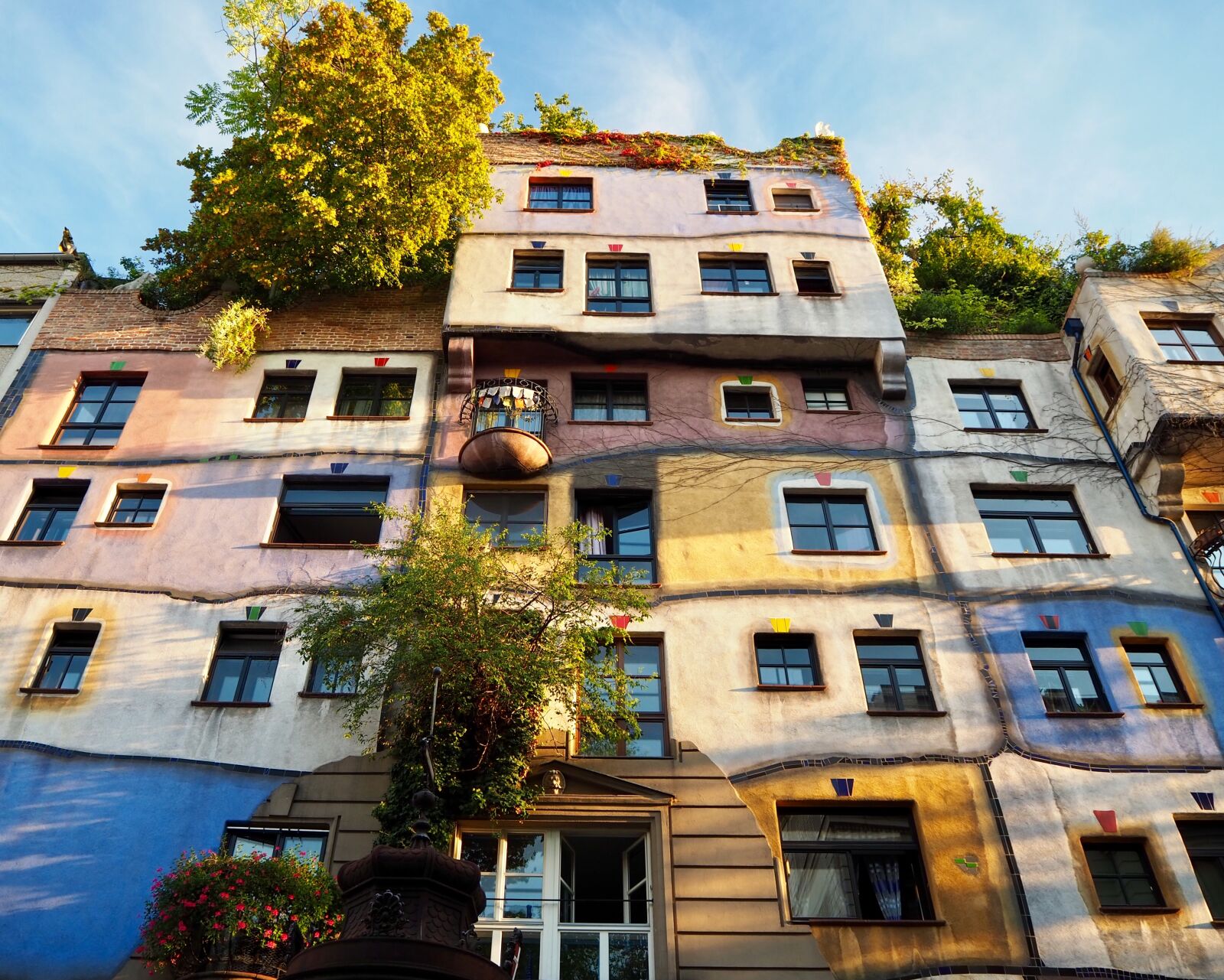 Olympus OM-D E-M10 III sample photo. Hundertwasser, vienna, landmark photography