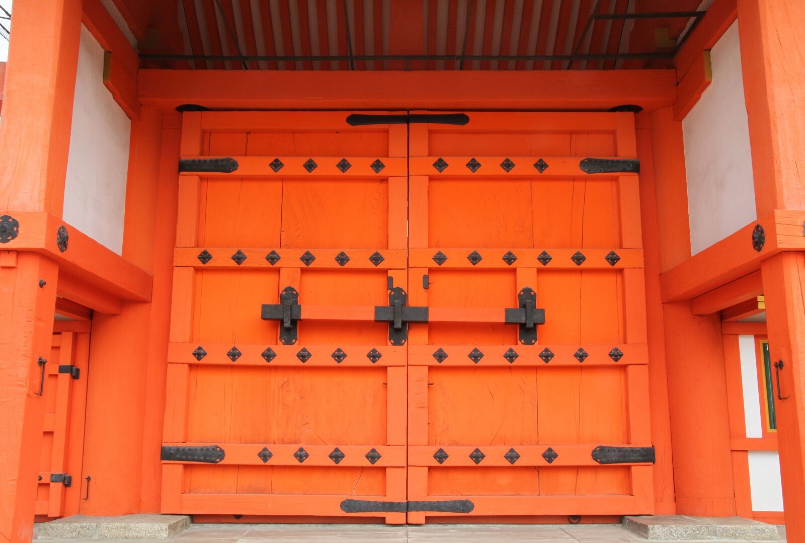 Canon EOS 7D sample photo. Door, old, entrance photography