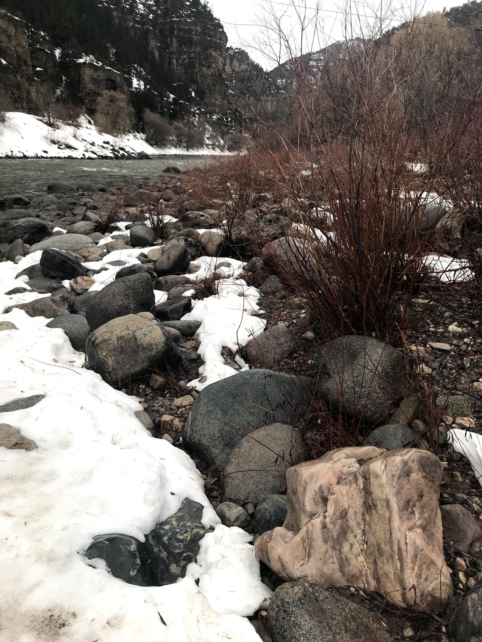 Apple iPhone 7 Plus sample photo. River, rocks, snow photography