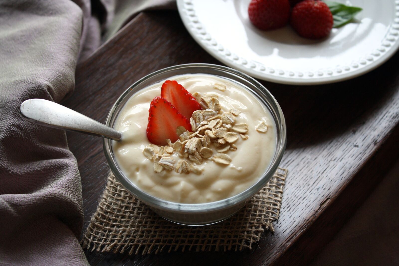 Canon EOS 1000D (EOS Digital Rebel XS / EOS Kiss F) sample photo. Yogurt, fruit, vanilla photography