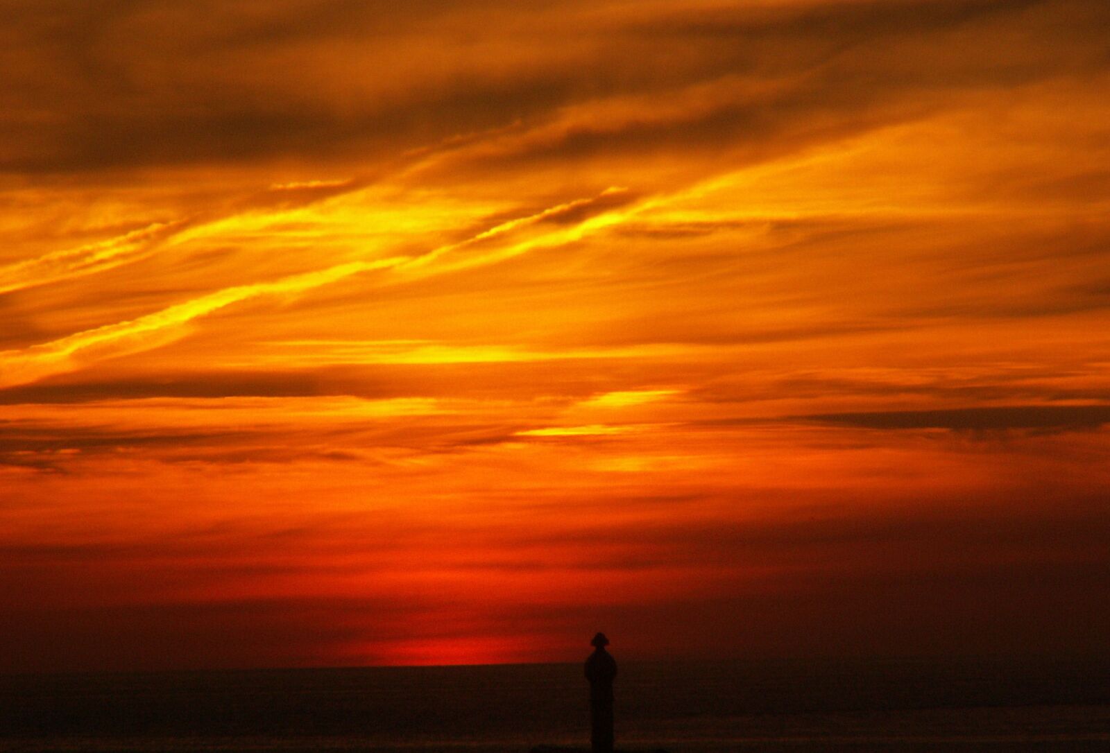 KONICA MINOLTA DiMAGE Z5 sample photo. Sunset, color, evening photography
