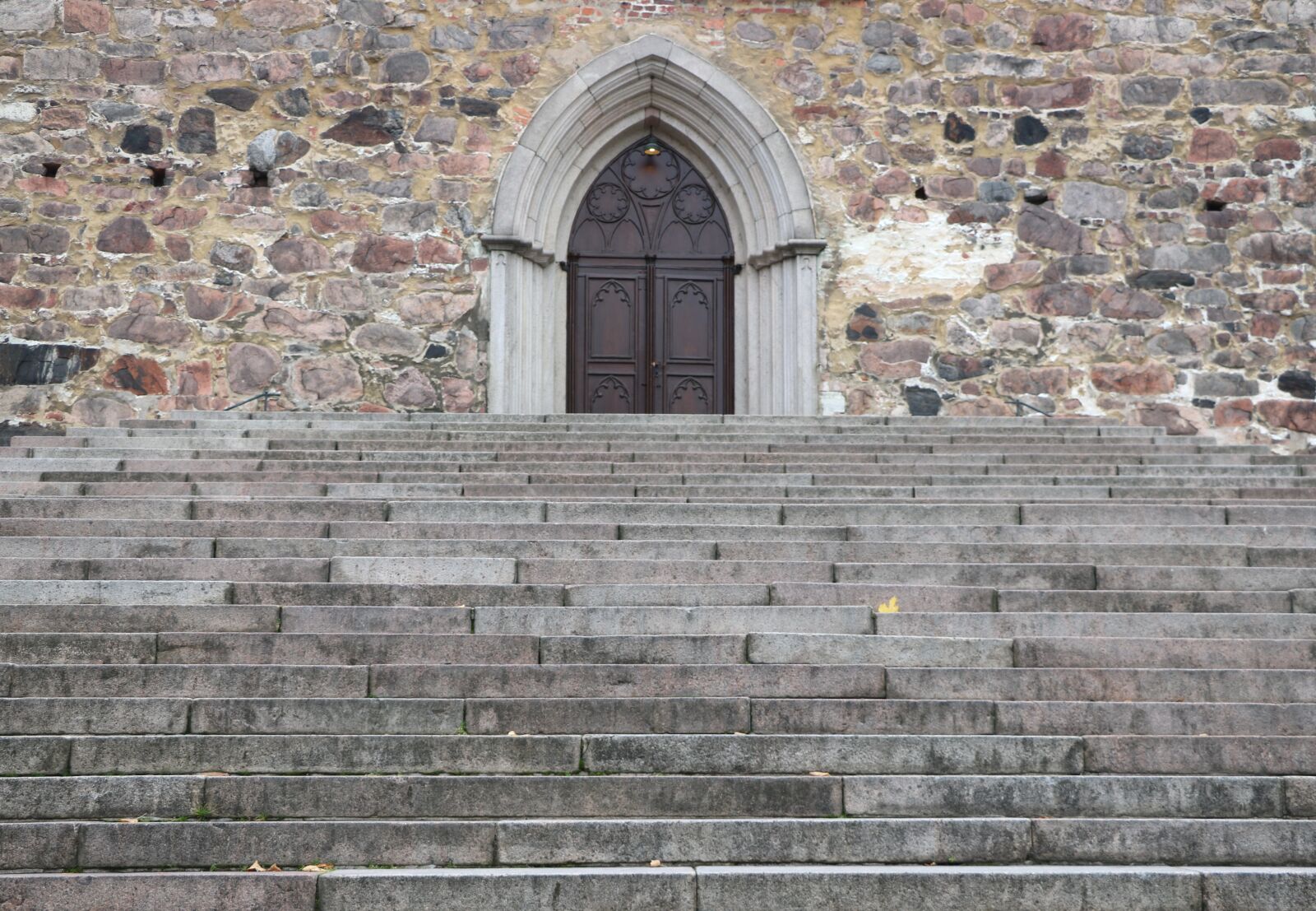 Canon EOS 750D (EOS Rebel T6i / EOS Kiss X8i) sample photo. Stairs, church, old photography