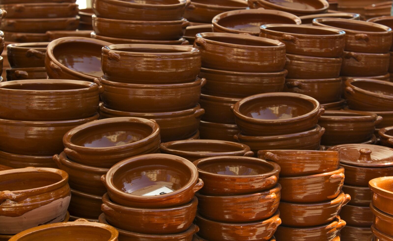 Canon EOS 1100D (EOS Rebel T3 / EOS Kiss X50) sample photo. Casseroles, mud, crafts photography