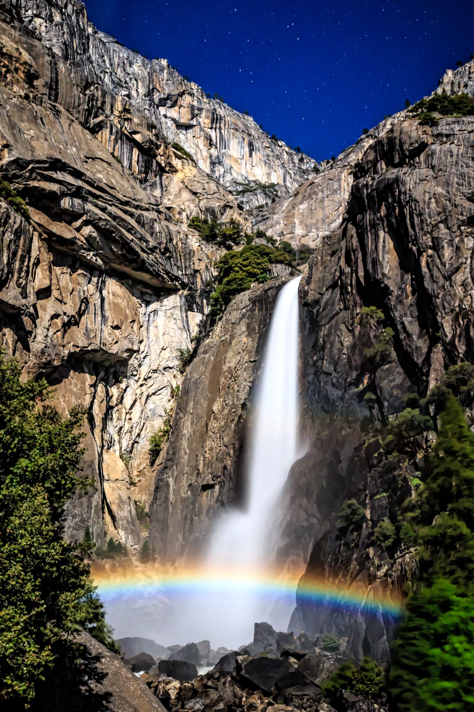 Canon EOS 70D + Canon EF 24-70mm F2.8L II USM sample photo. Moonbow, waterfall, yosemite photography